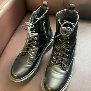 Combat boots